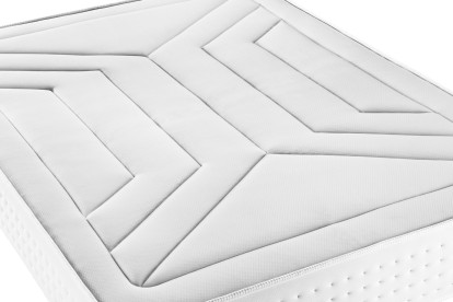 Pack lit complet 180x200 cm - Matelas + Sommier Blanc (en kit) + 2 oreillers + Couette - Vingt-Quatre